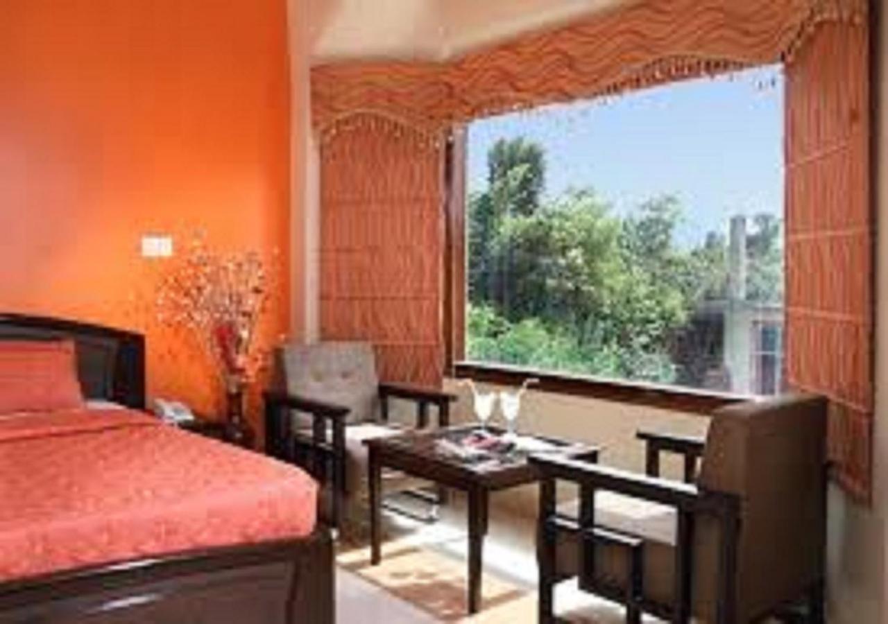 Hotel Polo Regency à Sundarnagar Extérieur photo